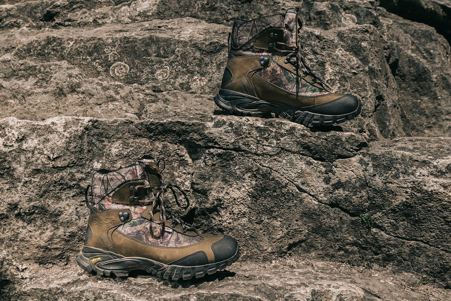 Turistická obuv Rege camo – v reálném prostředí 8