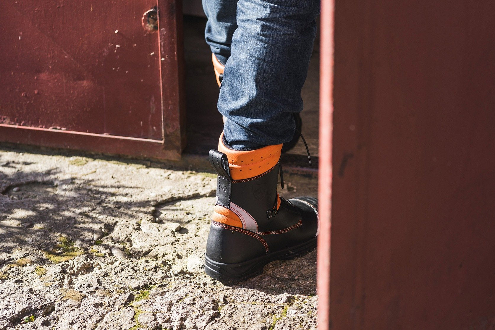 Lesnická obuv Fraker Logger orange – v reálném prostředí 5