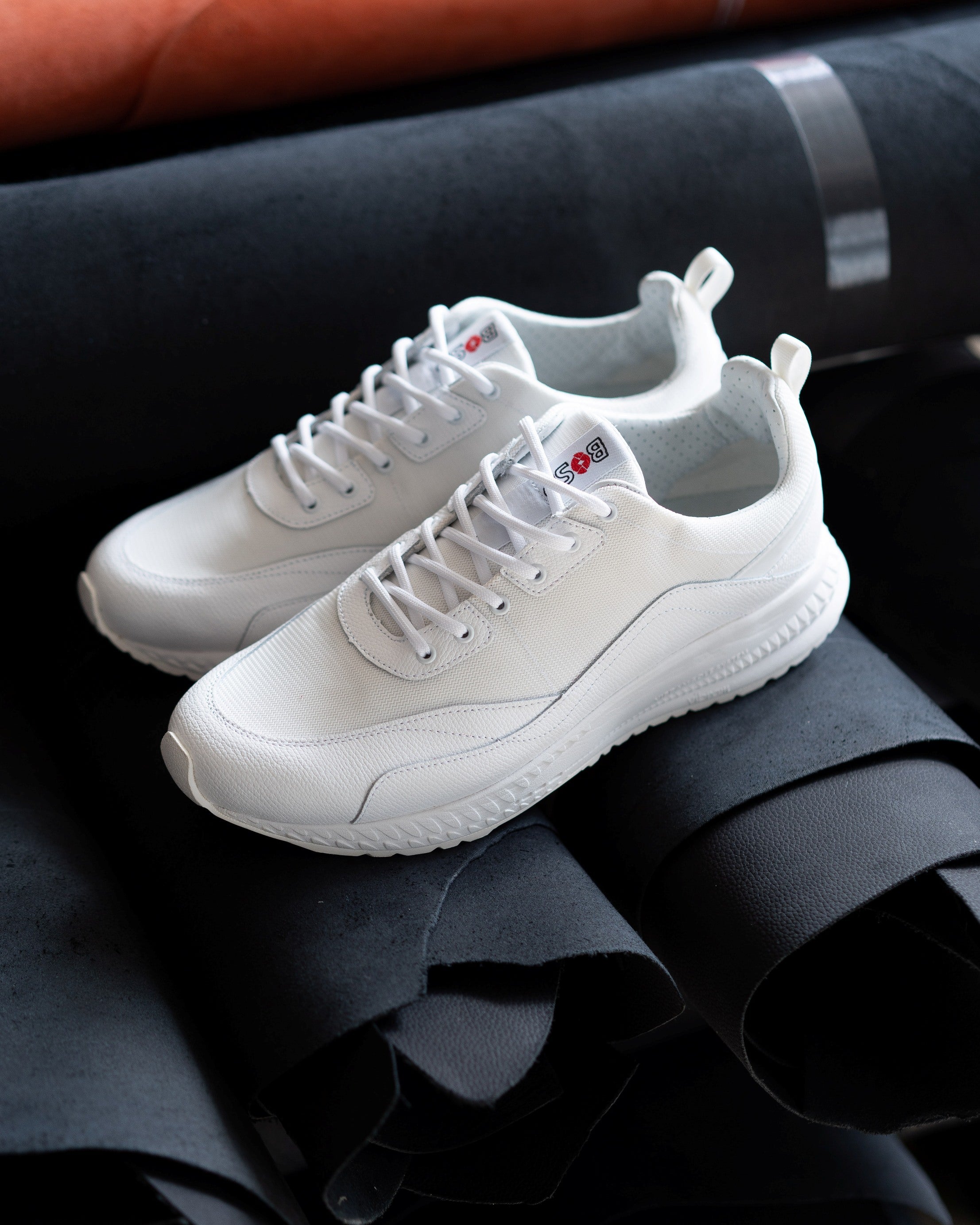 Tenisky Chrono Uni White – v reálném prostředí 3